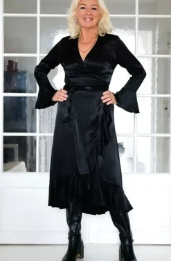 Blond Hour <3 Susanne Nordström - The Perfect Wrap Dress - Viscose Black