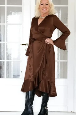 Blond Hour <3 Susanne Nordström - The Perfect Wrap Dress viscos - Chocolate