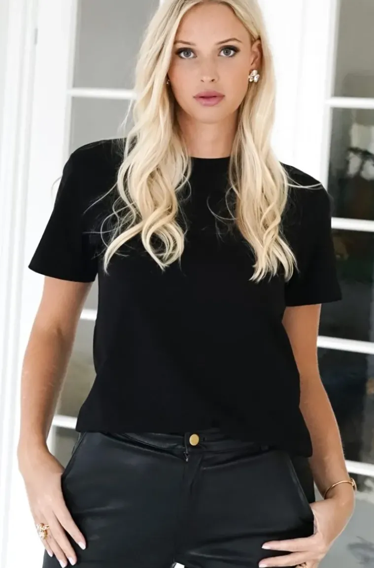 Blond Hour - The perfect Round neck Tshirt - Black
