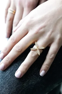 Carolina Gynning Jewelry - Sparkling Ellipse Ring Goldplated