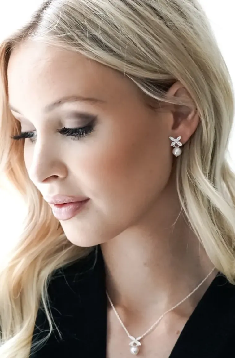 Carolina Gynning Jewelry - Ellipse Mini Pearl Earrings Silver