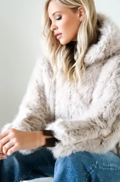Mixed Brands - Faux Fur Jacket with hood M07 - Beige