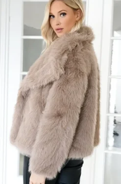 Mixed Brands - Faux Fur Jacket Short with wide collar 40920 - Fango