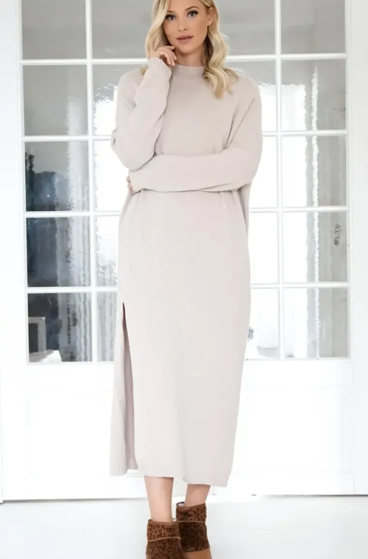 Mixed Brands - Knitted dress with slit 3006 - Beige