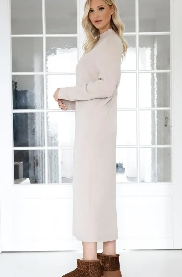 Mixed Brands - Knitted dress with slit 3006 - Beige