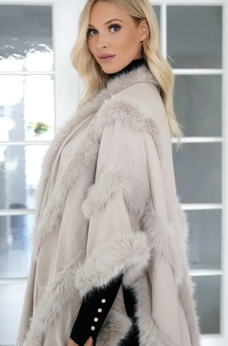 Mixed Brands - Poncho with fake fur details F40795 - Beige