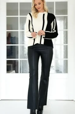 NORR - Stilla Blocking Knit Top - Offwhite with black Detail
